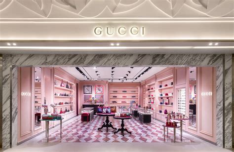 gucci store layout and design